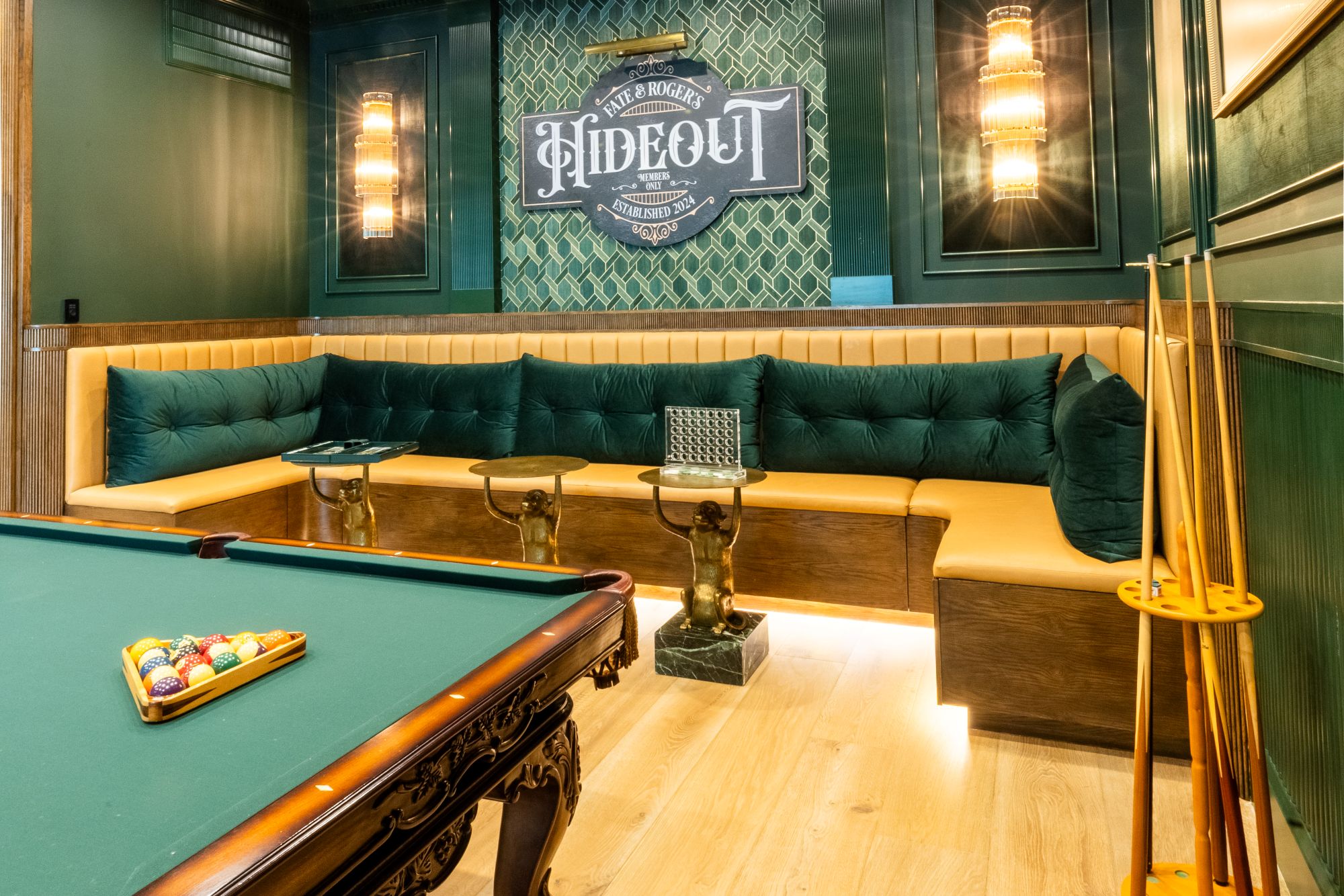 Commercial Leather Dining Banquette Seating for Restaurant and Hospitality Interior